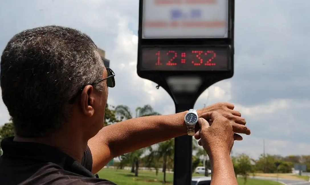 Possível volta do horário de verão pode estimular economia do Vale, diz Sincovat
