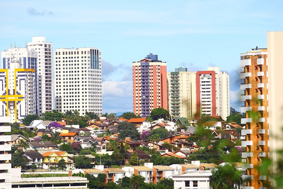 Vendas e locações de imóveis têm alta em agosto no Vale do Paraíba. Na foto, vista aérea do Aquarius, em São José dos Campos - Foto: Flickr/PMSJC