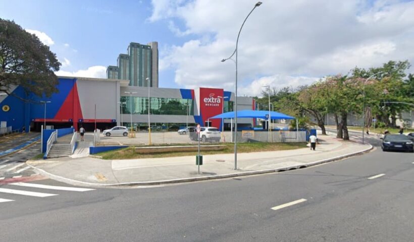 Unidade do Extra na Av Nelson D'Ávila no centro de São José dos Campos