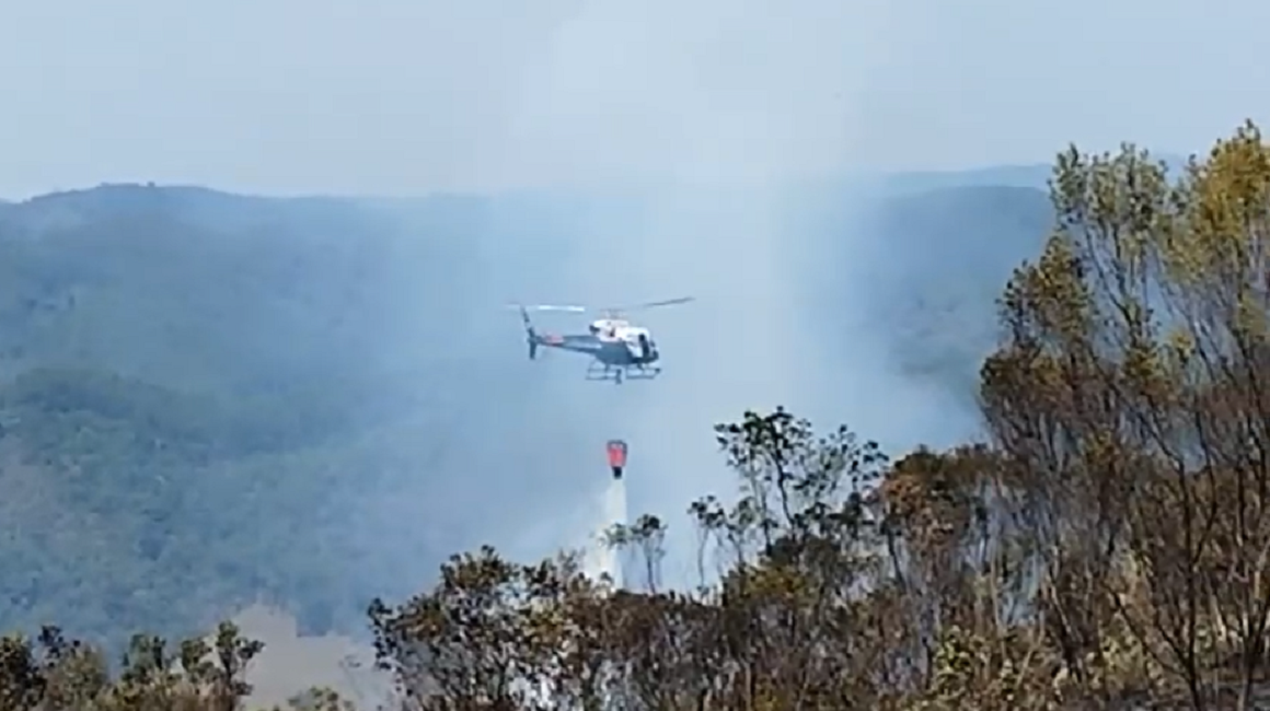 Aeronaves da Defesa Civil estadual reforçam combate a incêndios no Vale