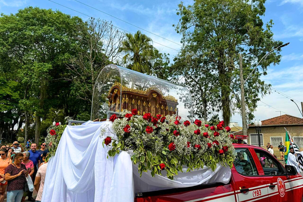 Relíquias de Santa Teresinha chegam em Tremembé; mais do Vale ainda vão recebê-las