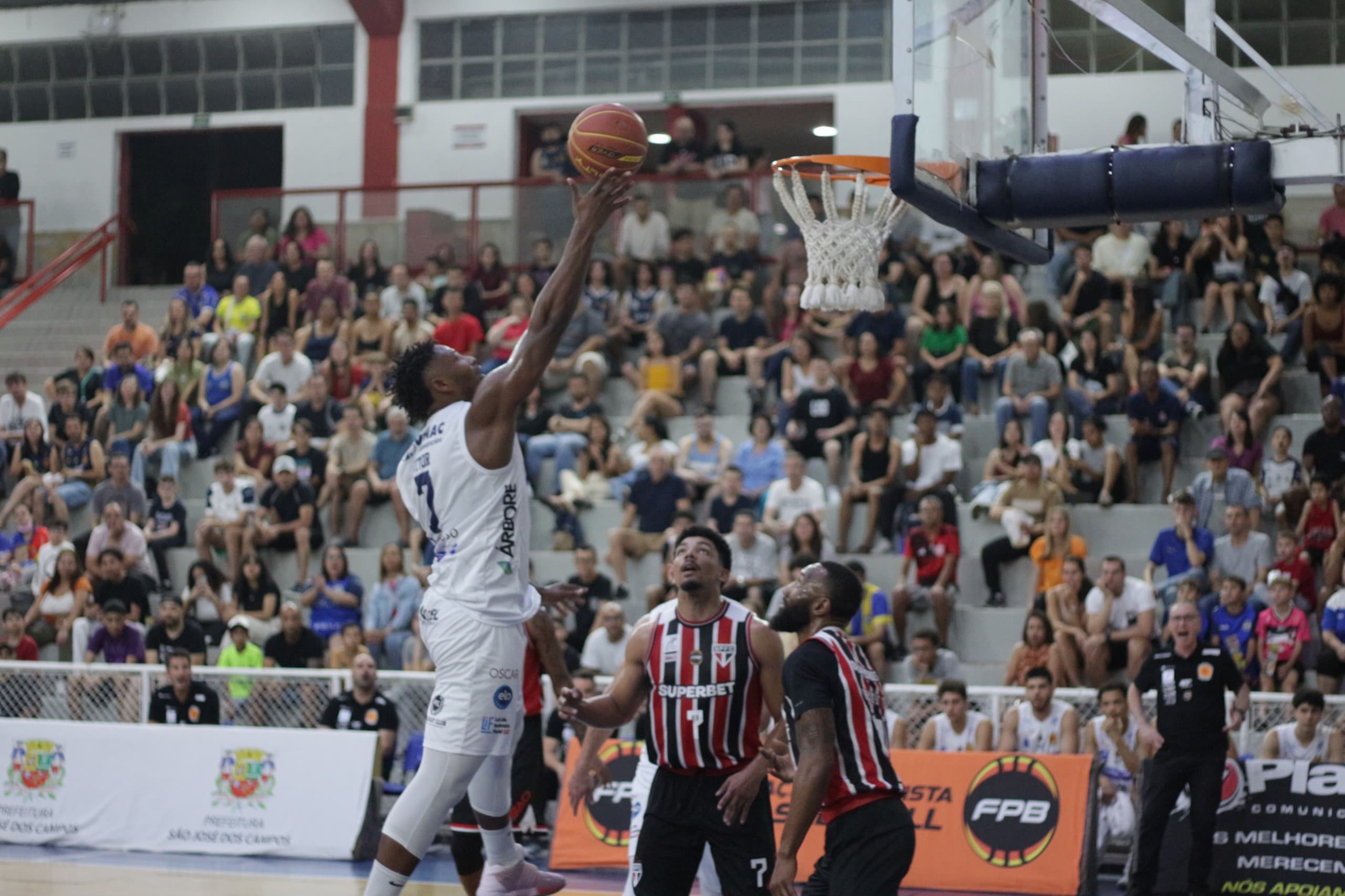 São José Basketball e São Paulo se enfrentam no Linneu de Moura pela primeira fase do Campeonato Paulista