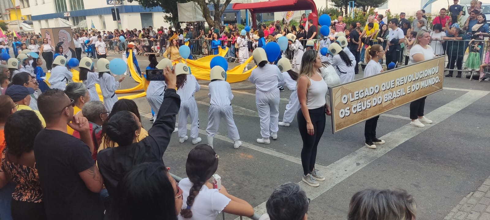Desfile de 7 de setembro reúne 7 mil pessoas em São José dos Campos