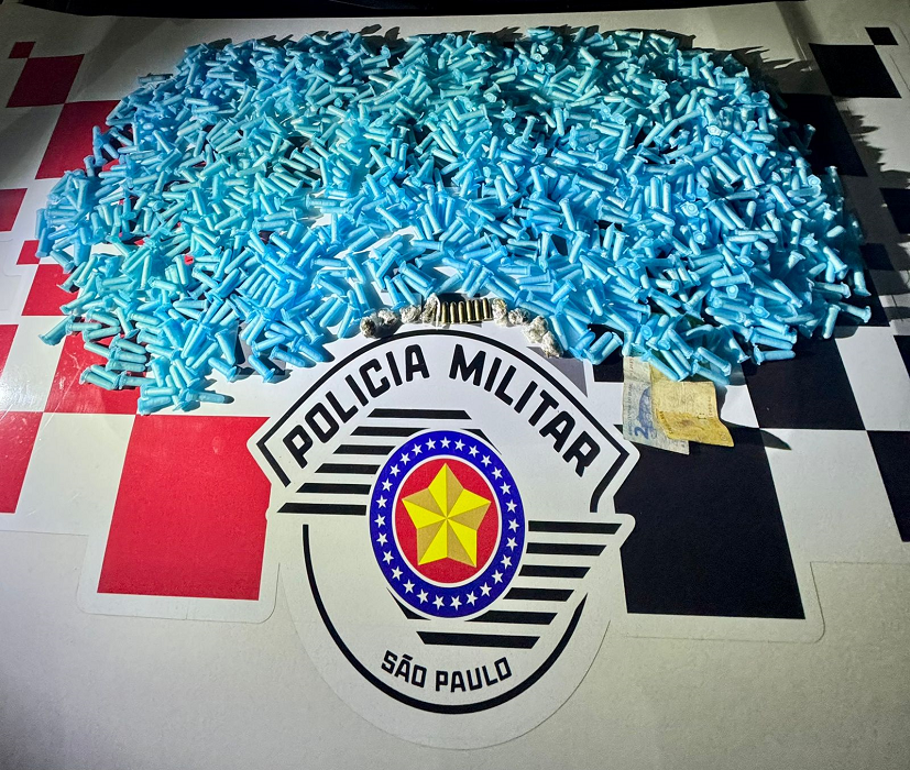 Polícia Militar apreende mais de mil pinos de drogas e munições em Jacareí