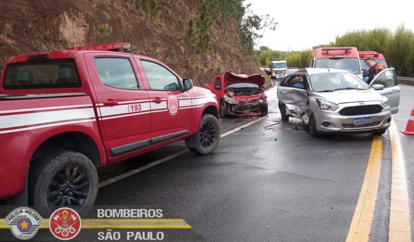 Acidente na Rodovia Oswaldo Cruz deixa um morto e dois feridos, em São Luís do Paraitinga