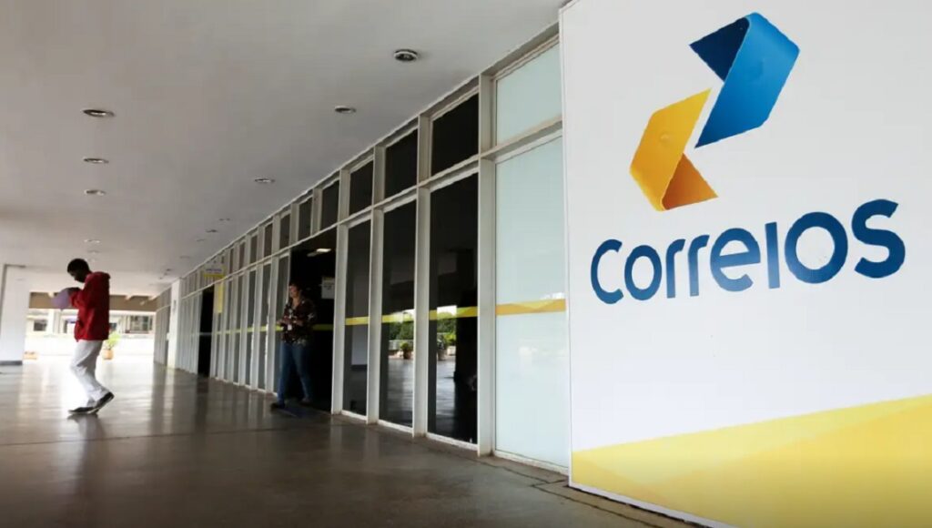 Correios encerram hoje (28) inscrições para concurso público; salários chegam a R$ 6,8 mil