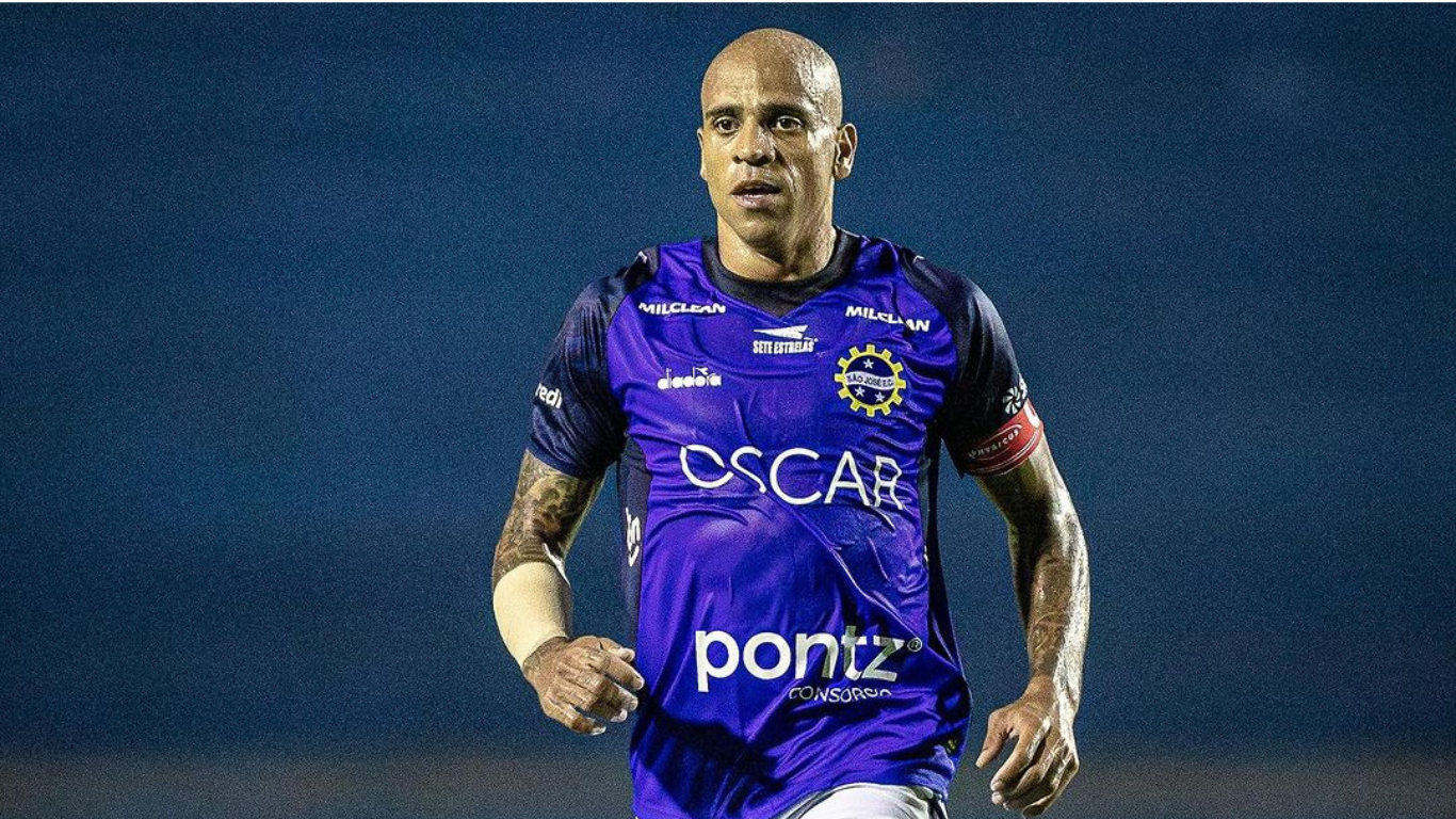 Caio César em ação pelo São José EC