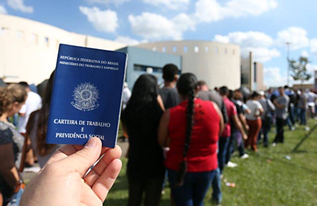 OLHA A VAGA: Comércio da região deve abrir 4 mil vagas temporárias para o Natal