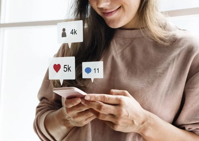 O uso de redes sociais pode afetar a vida profissional e pessoal. Foto: Freepik