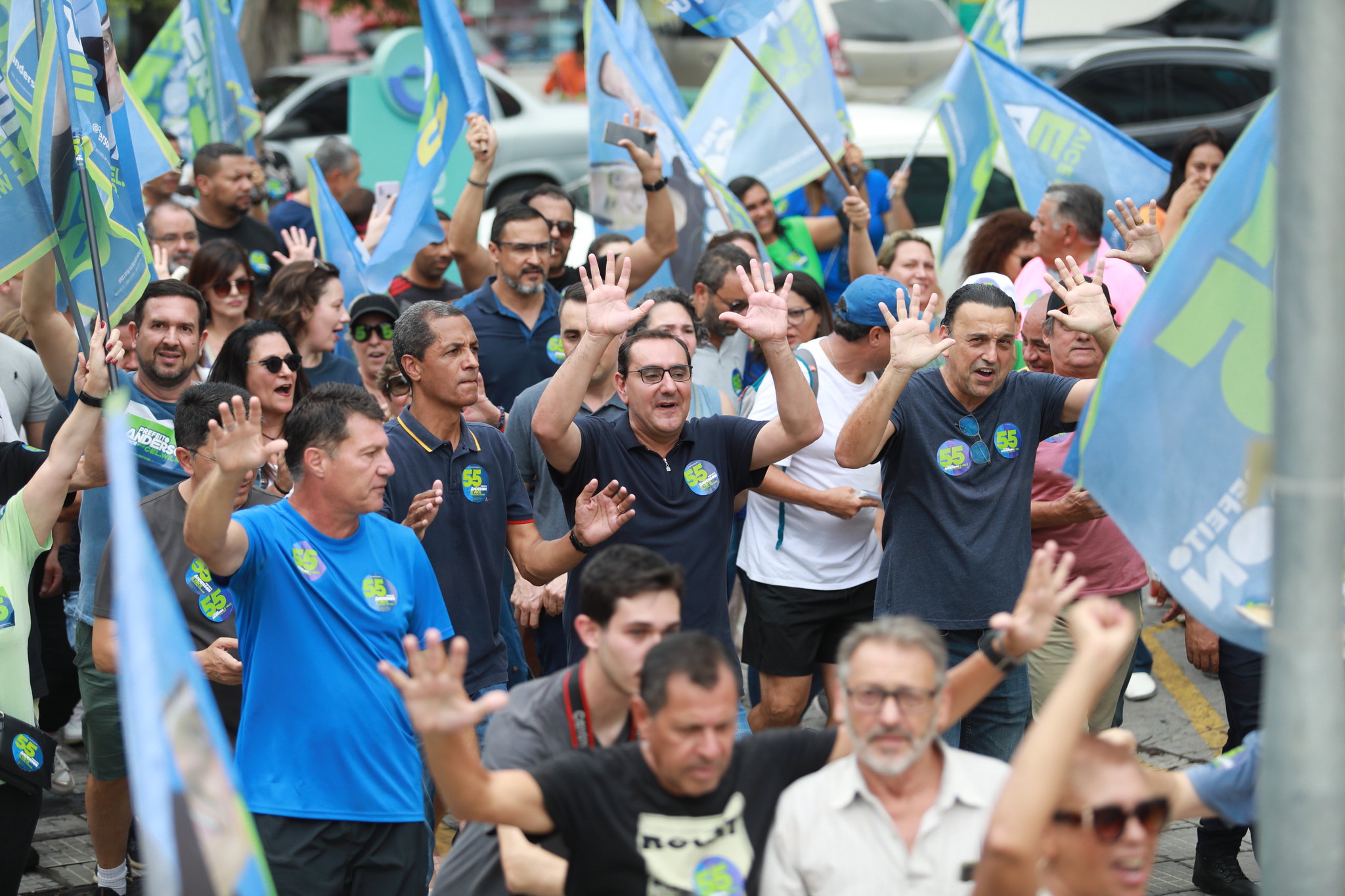 Anderson Farias ao lado do vice-prefeito eleito, Coronel Wilker (MDB) e do vice-governador, Felicio Ramuth (PSD)
