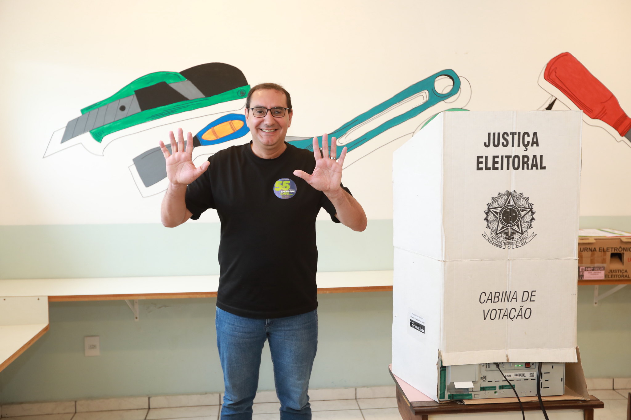 Anderson Farias foi reeleito com 58,26% dos votos (196.462) no segundo turno das eleições