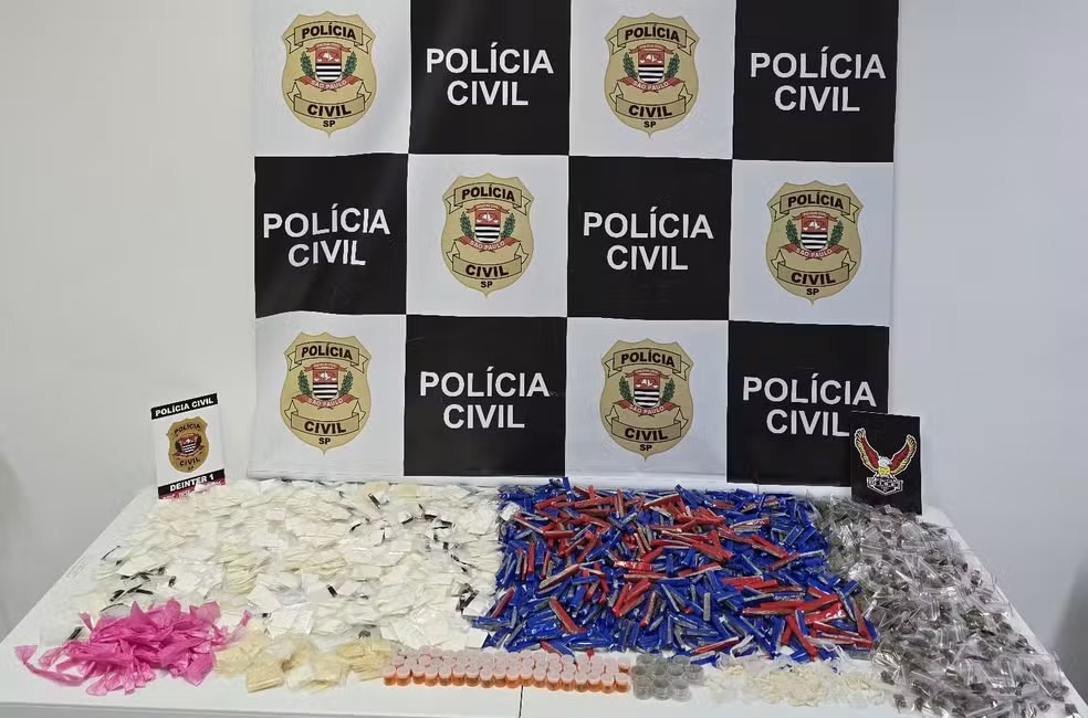 Polícia encontra mais de 2 mil porções de drogas armazenada em 'Casa Bomba', no centro de São José dos Campos