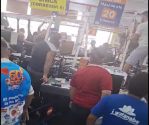 Veículo desgovernado invade supermercado e fere três pessoas em São José dos Campos