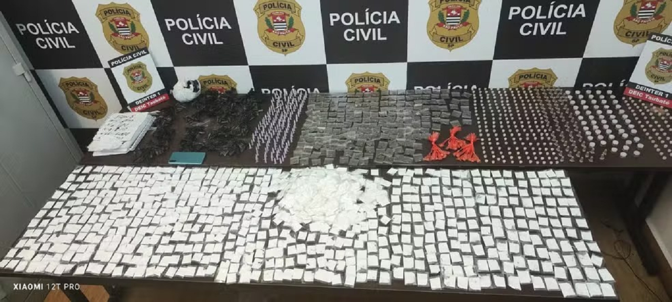 Polícia estoura 'Casa Bomba' e apreende mais de mil porções de drogas em Pindamonhangaba