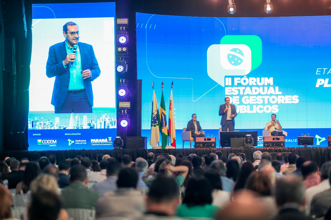 Anderson Farias palestra em fórum no Paraná que destacou São José como modelo de cidade inteligente e sustentável