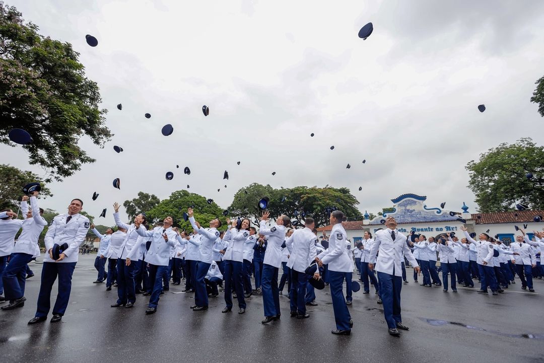 Formatura na EEAR celebra novos sargentos em Guaratinguetá