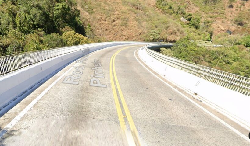 Acidente na SP-123 deixa duas pessoas feridas em Campos do Jordão