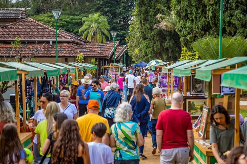 Vicentina Aranha abre Ciclo Natalino com show, feirinhas e iluminação do parque