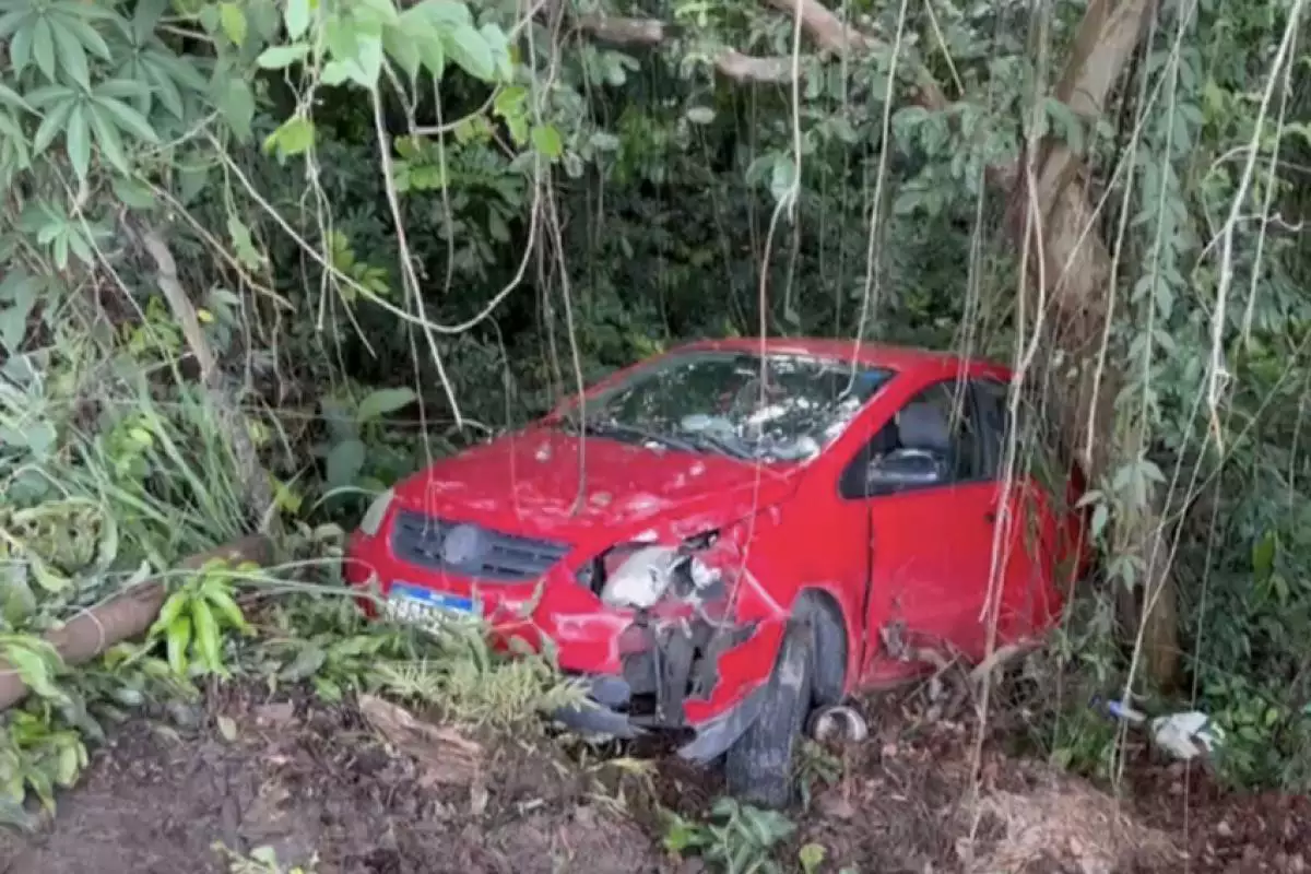 Acidente aconteceu na avenida Linneu de Moura, na zona oeste de São José dos Campos