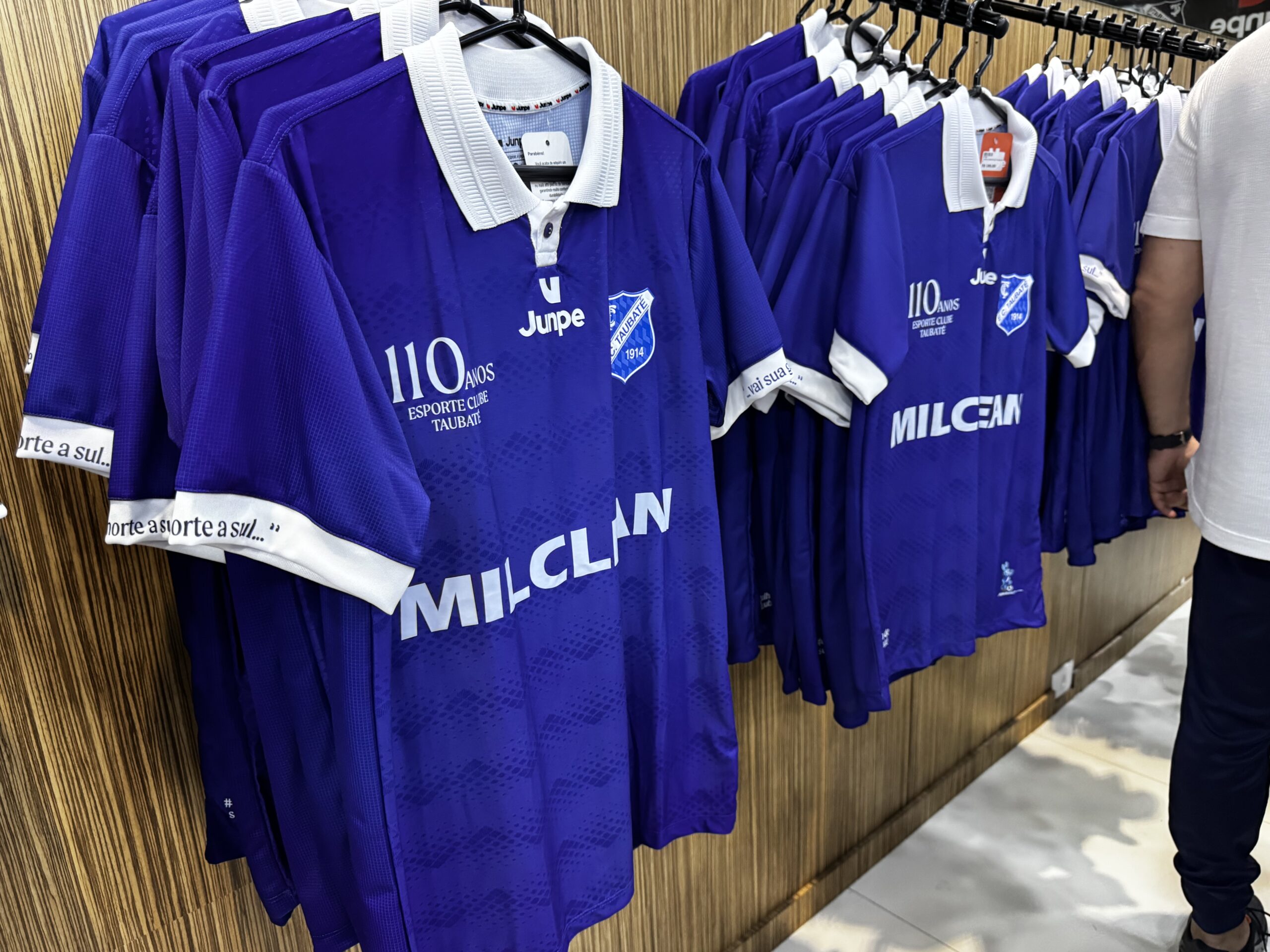 Camisa especial em homenagem aos 110 anos do Esporte Clube Taubaté