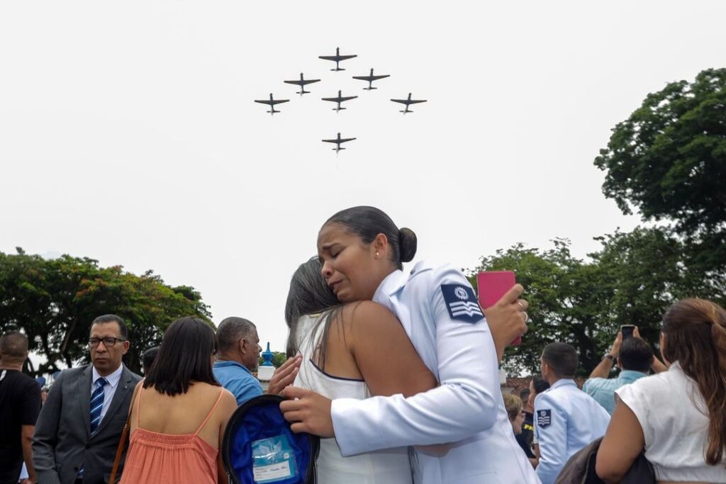 Formatura na EEAR celebra novos sargentos em Guaratinguetá