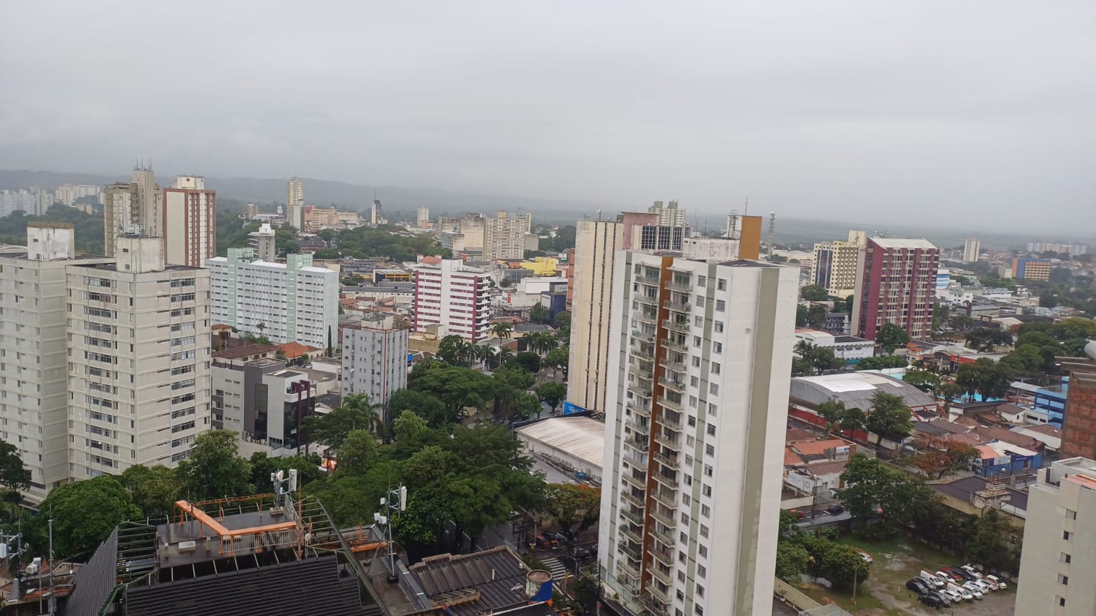 Passagem de uma frente fria ao Vale do Paraíba irá reforçar a possibilidade de chuvas fortes em toda a região