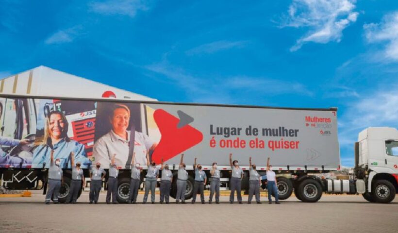 JSL abre inscrições para mulheres motoristas no Vale do Paraíba