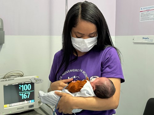 No HM, mãe e filho podem ficar juntos o tempo todo. 