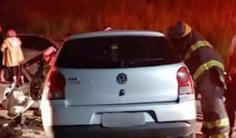 Colisão entre dois carros mata um homem em rodovia de Jacareí