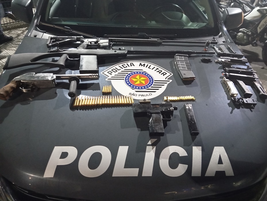 Polícia Militar encontra arsenal de armas em Taubaté