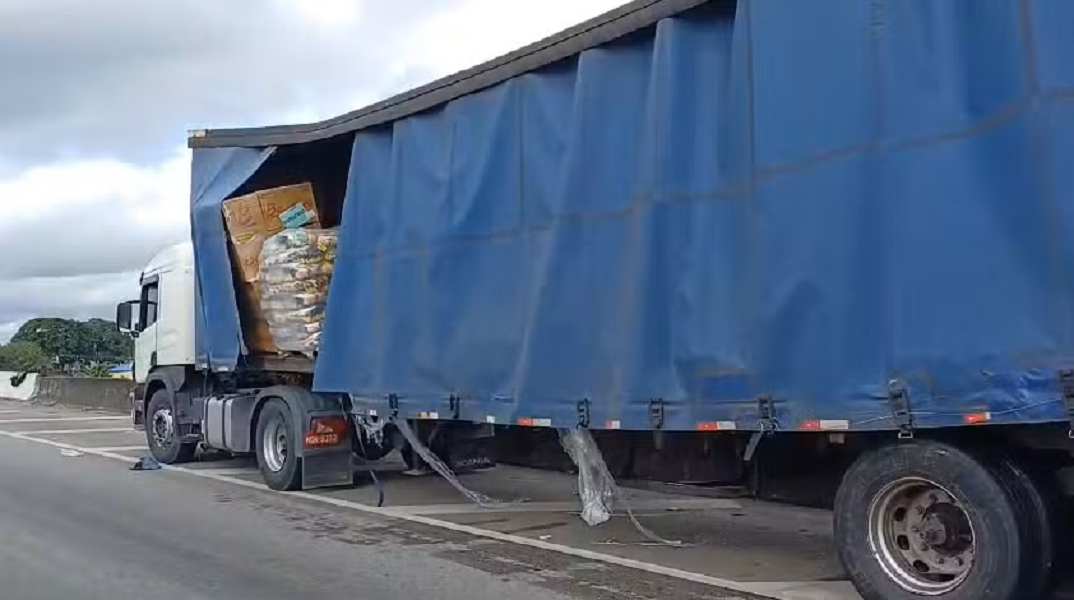 Carga de cerveja cai na Dutra e complica trânsito em Jacareí