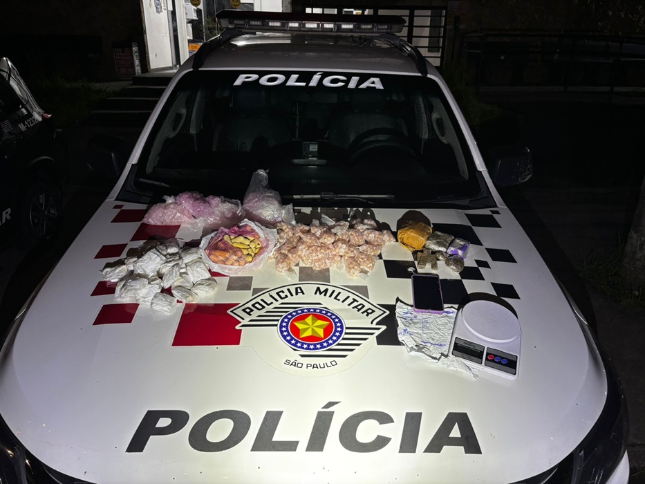 Polícia apreende grande quantidade de drogas no Morro do Algodão em Caraguá