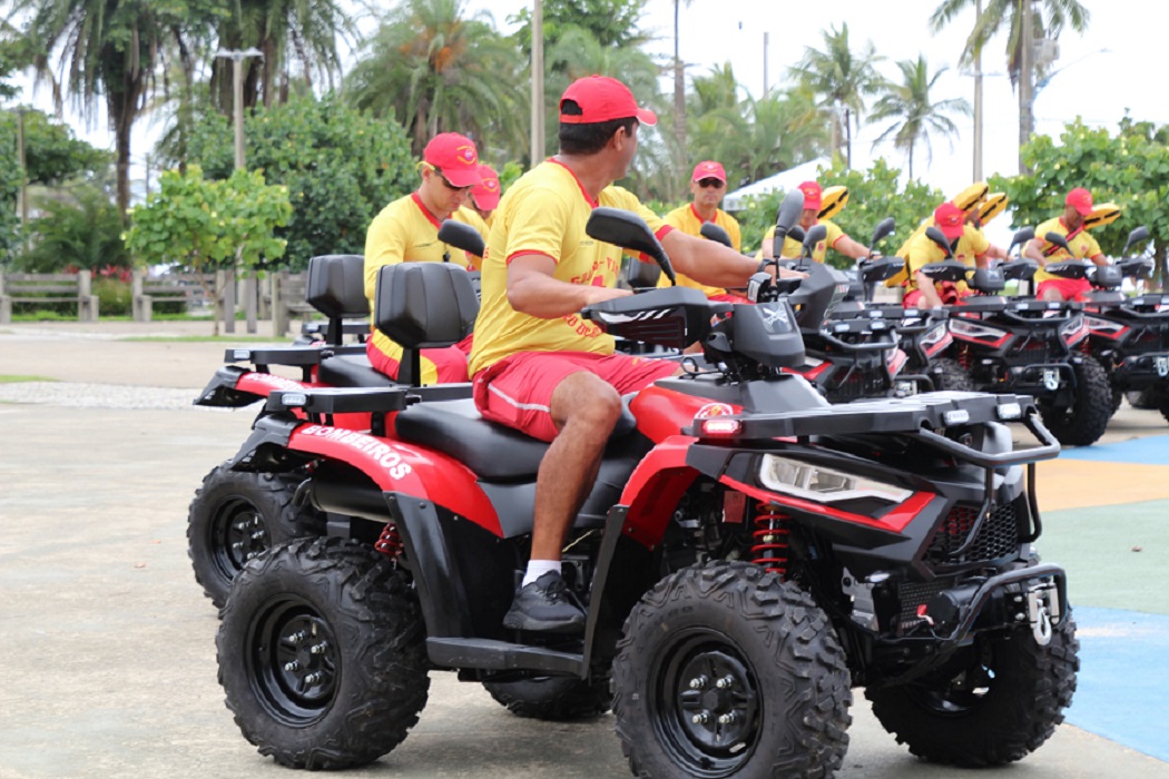 Bombeiros e PM recebem quadriciclos para atendimento de ocorrências na praias do litoral paulista