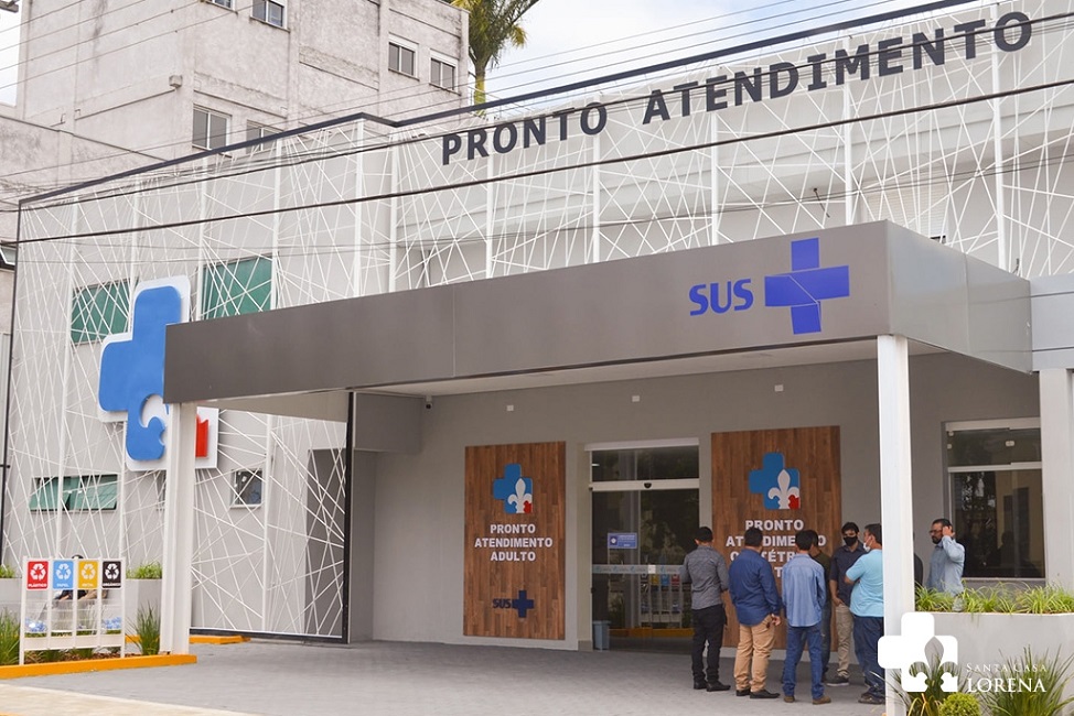 Mulher foge de hospital após entrar na unidade com feto em pote de plástico