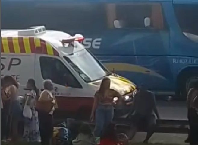 Acidente bloqueia pista da Via Dutra em Guaratinguetá