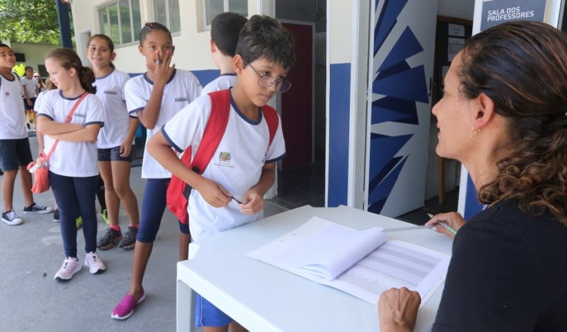 Para concorrer à vaga na Fundhas, o candidato deve ter no mínimo 6 e no máximo 16 anos