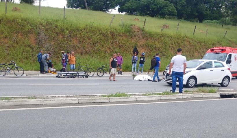 Ciclista é atropelado e morre em estrada de Taubaté