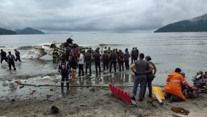 É grave o estado de saúde da mulher que estava em avião que caiu em Ubatuba