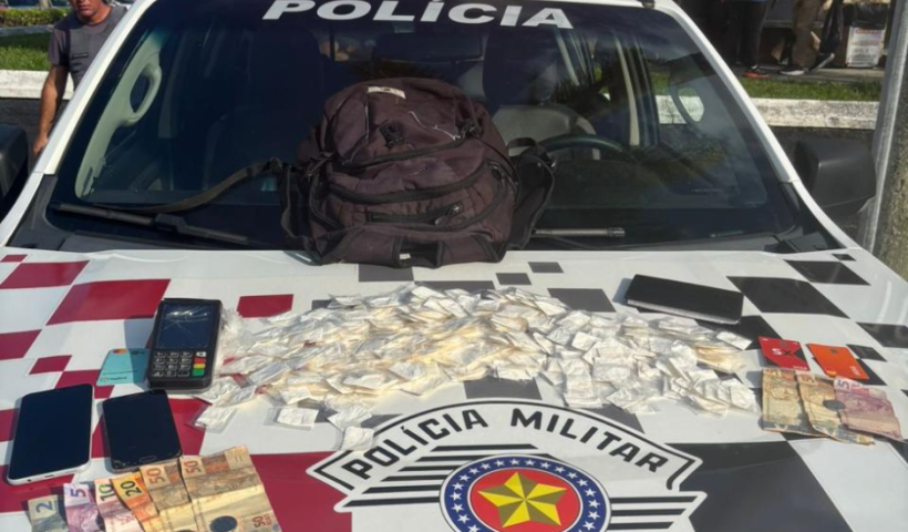Polícia Militar prende trio por tráfico de drogas no centro de Caraguatatuba