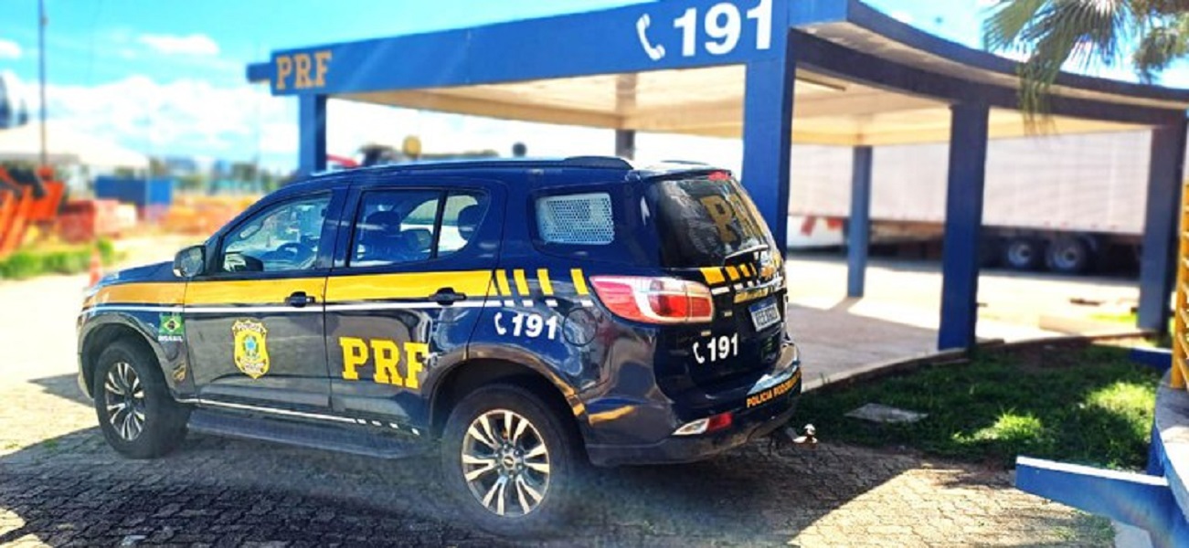PRF resgata criança de 11 anos esquecida pelos avós em lanchonete de Jacareí