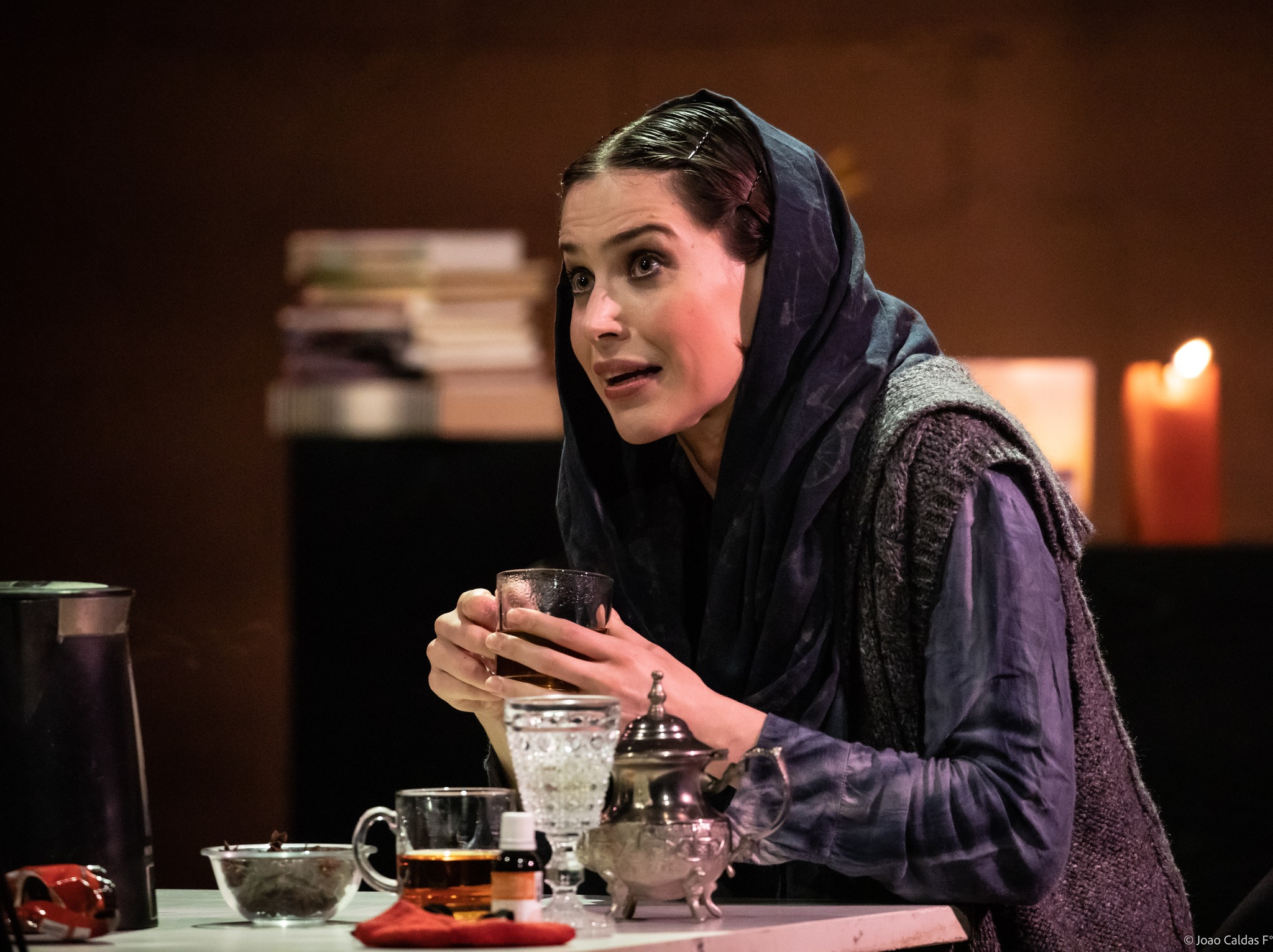 Atriz Mel Lisboa na peça Madame Blavatsky – Amores Ocultos no Teatro Vivo