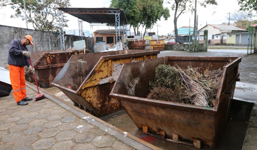 No 4º dia de greve de coletores, prefeitura de Jacareí monta pontos emergenciais de coleta de lixo