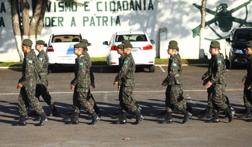 Jovens nascidos em 2007 deverão fazer o alistamento militar até 30 de junho