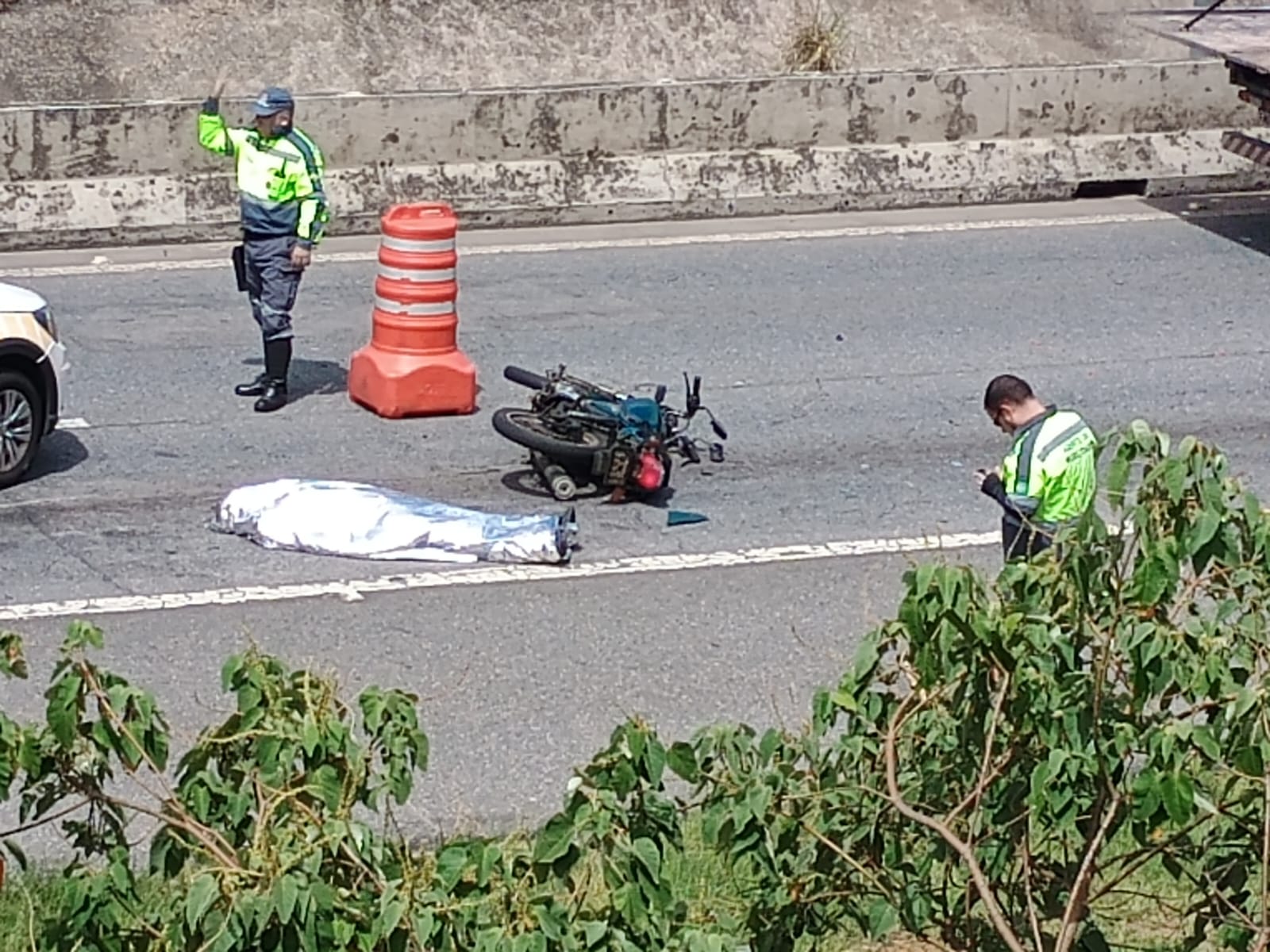 Acidente na Avenida Mário Covas, em São José dos Campos