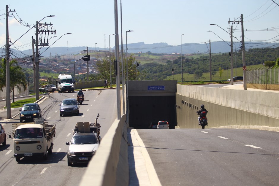 Túnel da rotatória do gás na zona leste de São José dos Campos