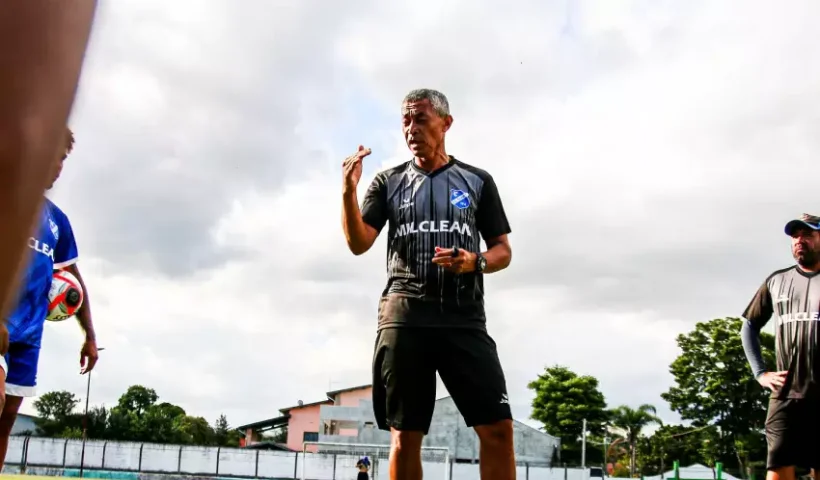 Alberto Félix, técnico do EC Taubaté