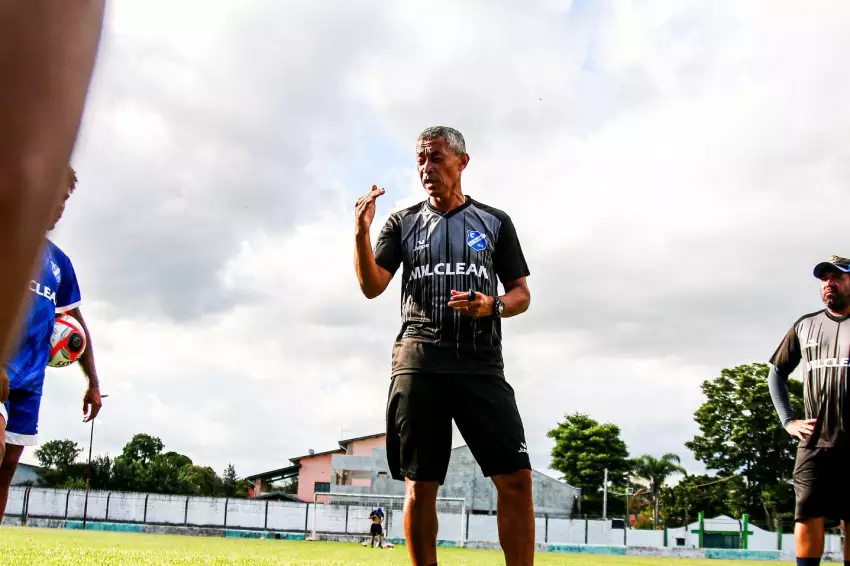 Alberto Félix, técnico do EC Taubaté