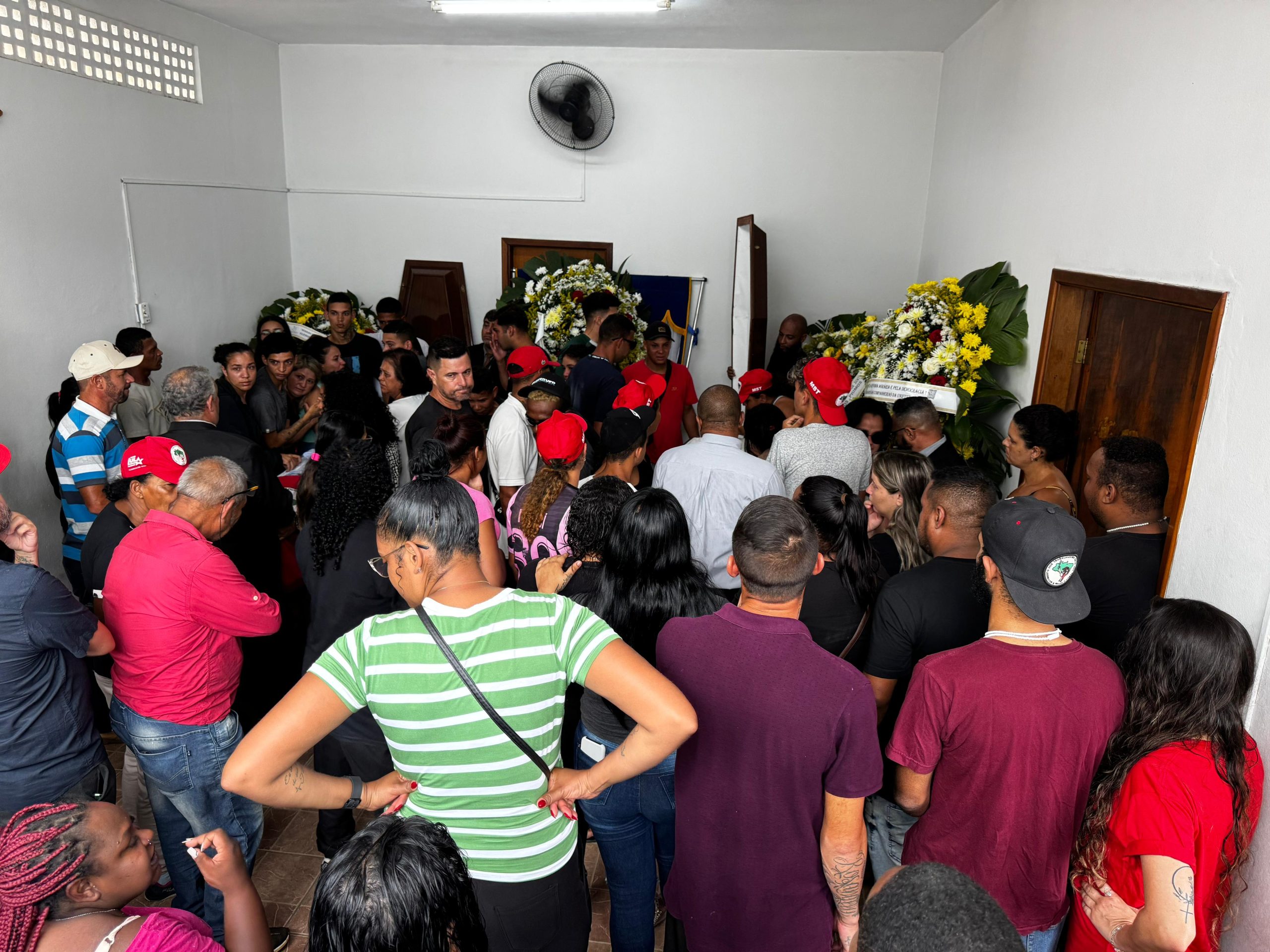 Velório de Gleison Barbosa de Carvalho e Valdir do Nascimento de Jesus