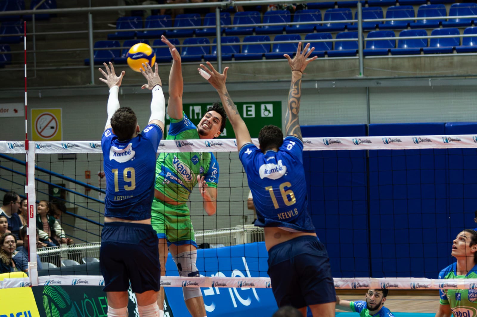 Jogo entre Vôlei São José e Minas pela abertura do segundo turno da Superliga Nacional 24-25