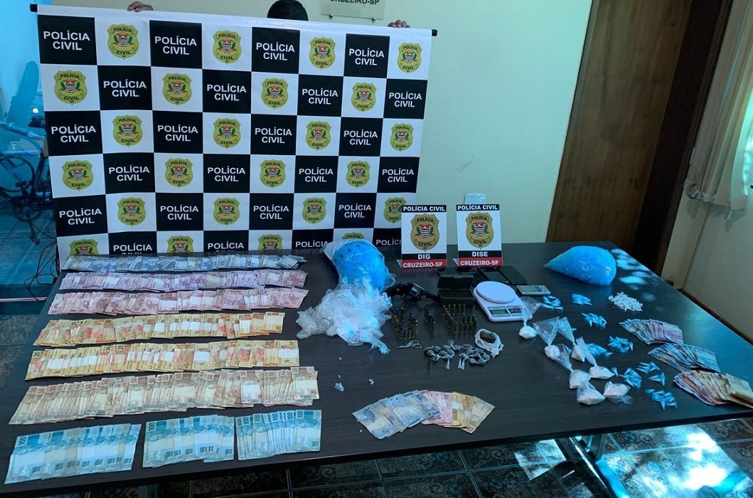 PM e Polícia Civil prendem traficantes e apreendem armas em Cruzeiro